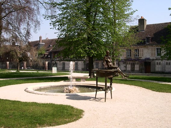  square du musée Saint-Loup